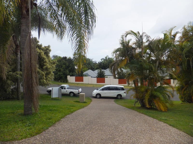 6 Banff Court, Robina QLD 4226