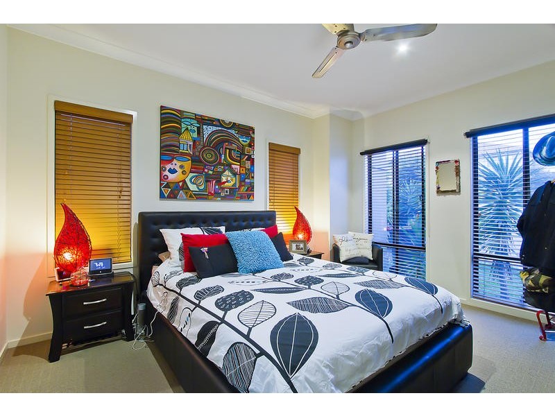 111 Bayswater Avenue, Varsity Lakes QLD 4227