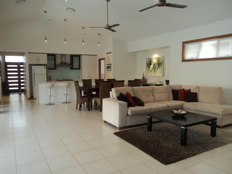 77 Bayswater Avenue, Varsity Lakes QLD 4227