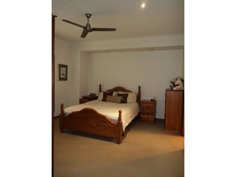 77 Bayswater Avenue, Varsity Lakes QLD 4227