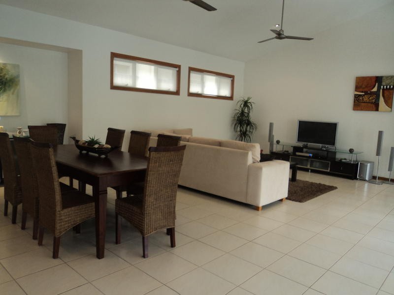 77 Bayswater Avenue, Varsity Lakes QLD 4227