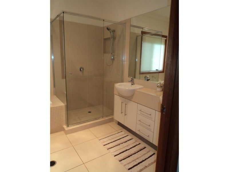 77 Bayswater Avenue, Varsity Lakes QLD 4227