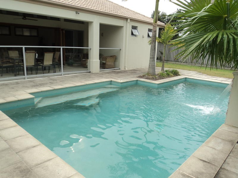 77 Bayswater Avenue, Varsity Lakes QLD 4227