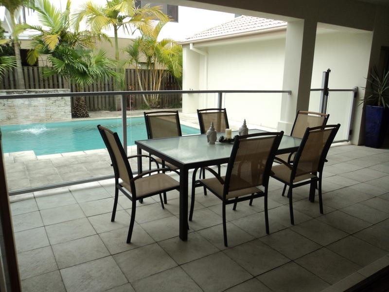 77 Bayswater Avenue, Varsity Lakes QLD 4227