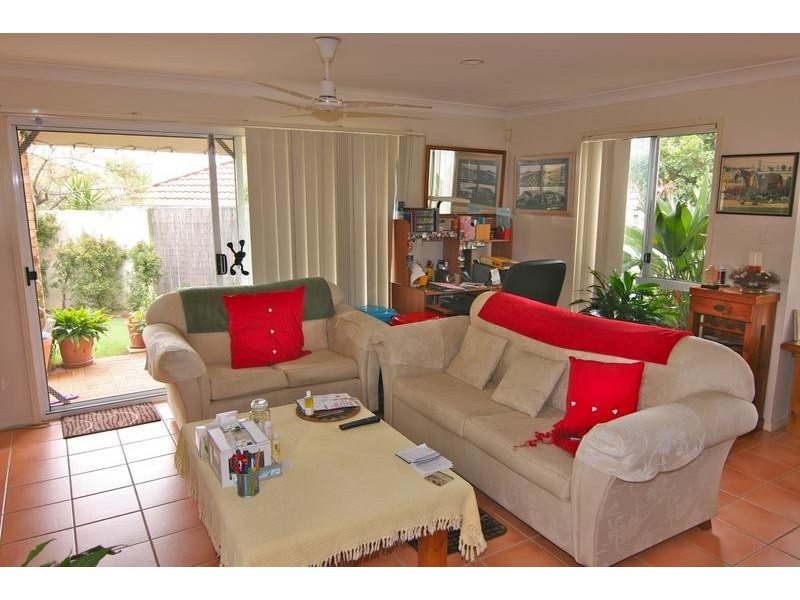 6 Bella Donna Place, Robina QLD 4226