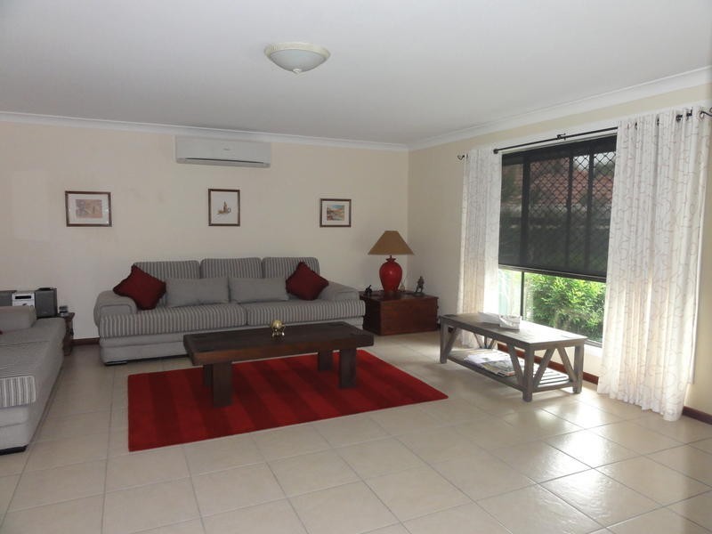 6 Birdsville Street, Mudgeeraba QLD 4213