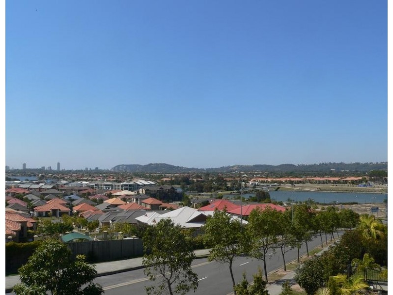 3/ 8 Blueridge Crescent, Varsity Lakes QLD 4227