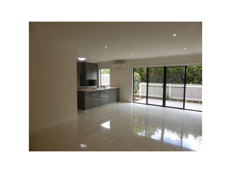 @/ 2 Bourton Road, Merrimac QLD 4226