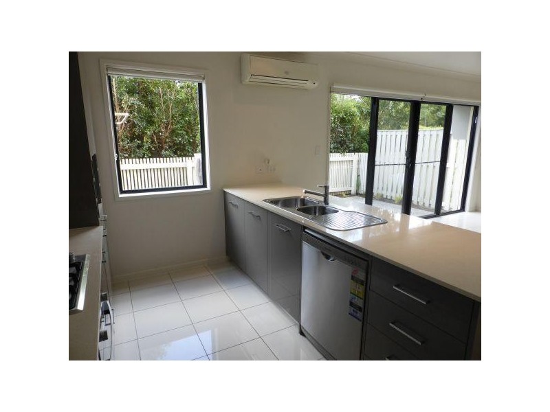 @/ 2 Bourton Road, Merrimac QLD 4226