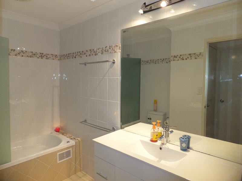 @/ 1 Bridgman Drive, Reedy Creek QLD 4227