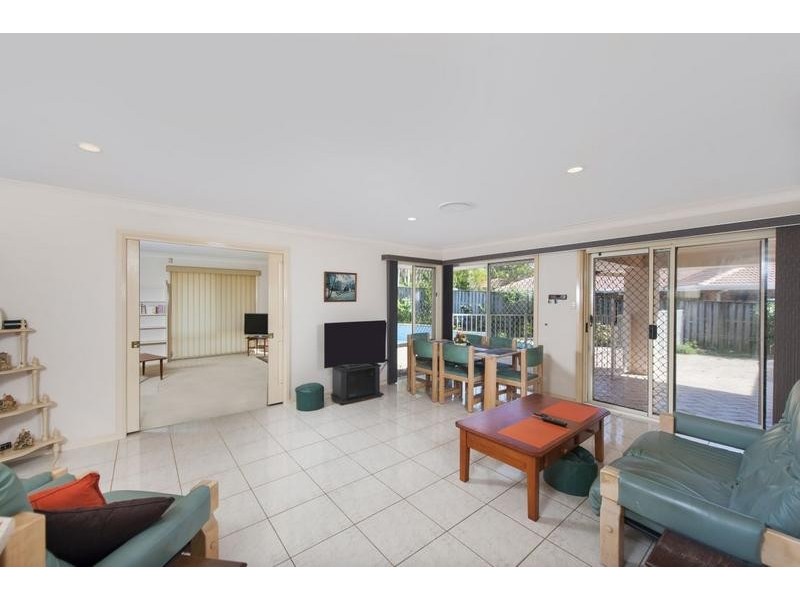 7 Brighton Cr, Robina QLD 4226