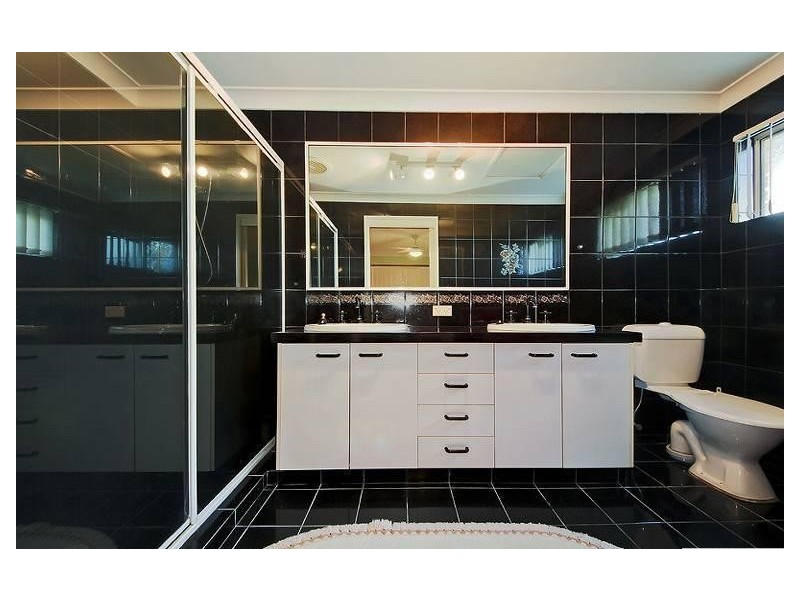 21 Broadview Place, Robina QLD 4226