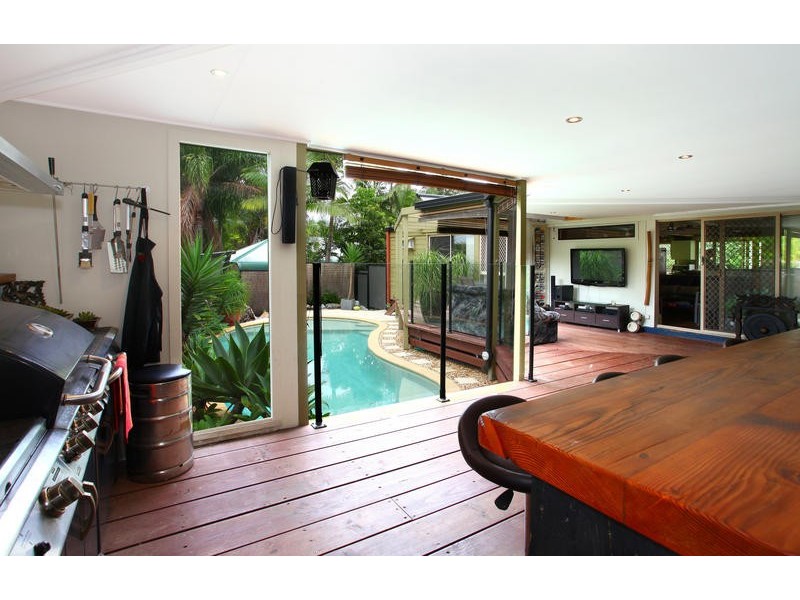 6 Bundgee Court, Mudgeeraba QLD 4213