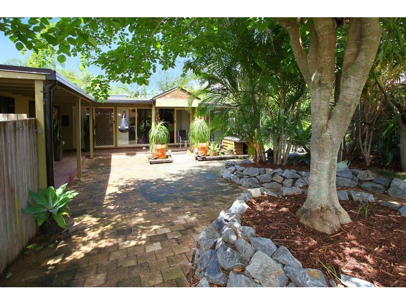 6 Bundgee Court, Mudgeeraba QLD 4213