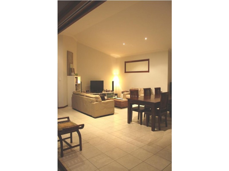 3 Campelles Avenue, Varsity Lakes QLD 4227