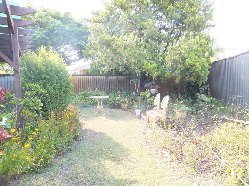 2/ 10 Cantwell  Court, Miami QLD 4220