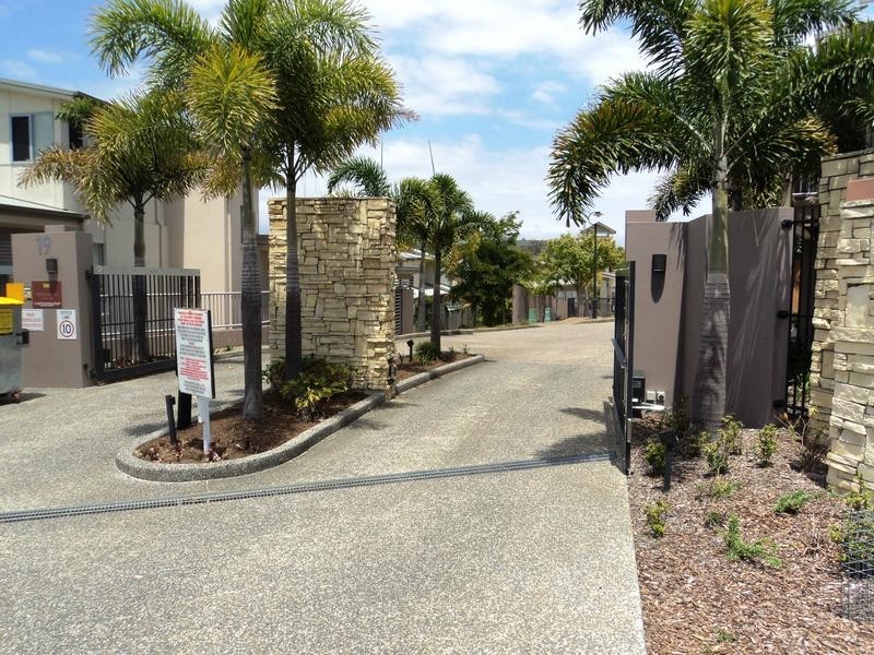 24/ 19 Carina Peak Drive, Varsity Lakes QLD 4227