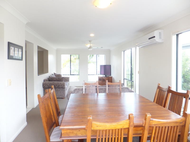 4 Carpentaria Court, Robina QLD 4226