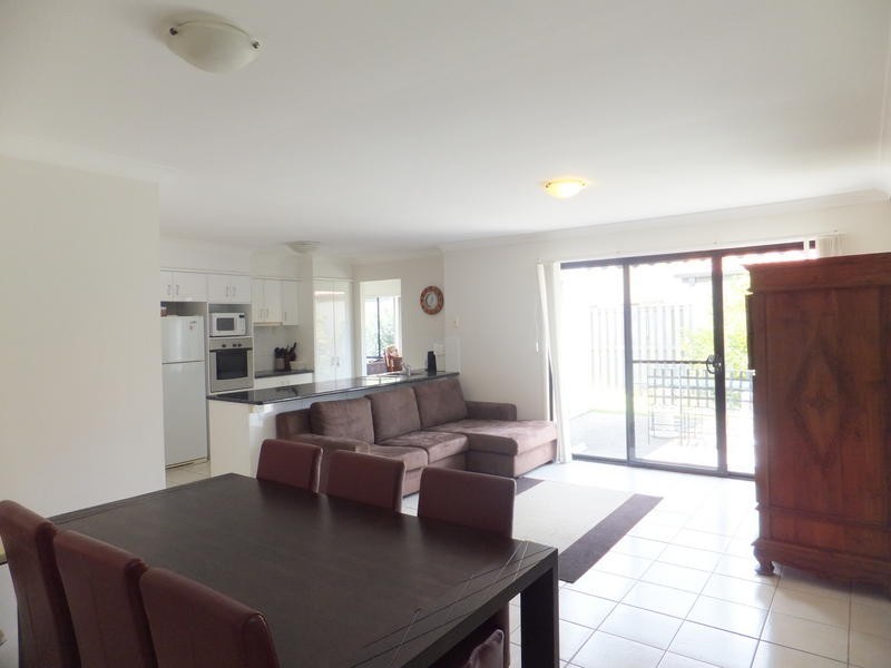 4 Carpentaria Court, Robina QLD 4226