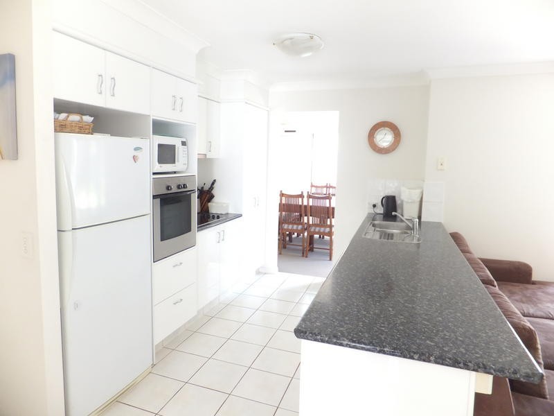 4 Carpentaria Court, Robina QLD 4226