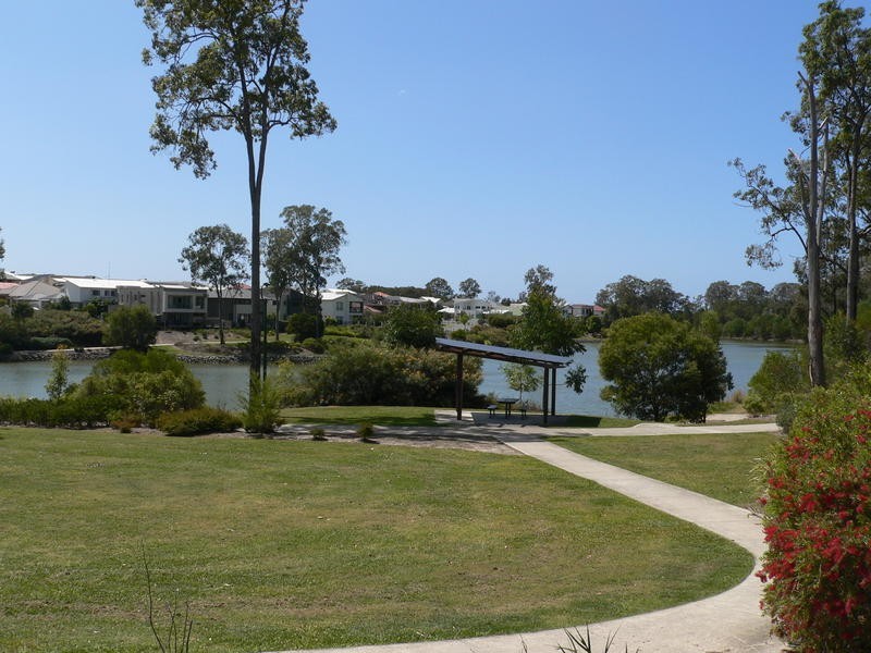 27 Castello Circuit, Varsity Lakes QLD 4227