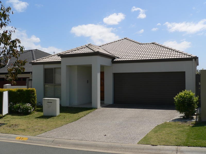 27 Castello Circuit, Varsity Lakes QLD 4227