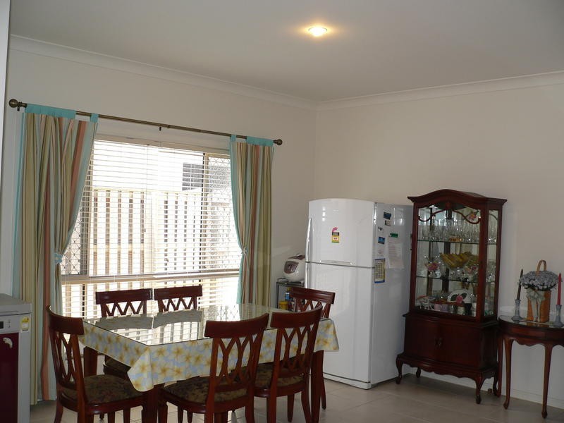 27 Castello Circuit, Varsity Lakes QLD 4227