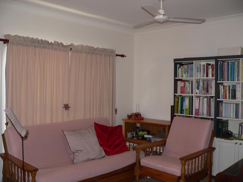 27 Castello Circuit, Varsity Lakes QLD 4227