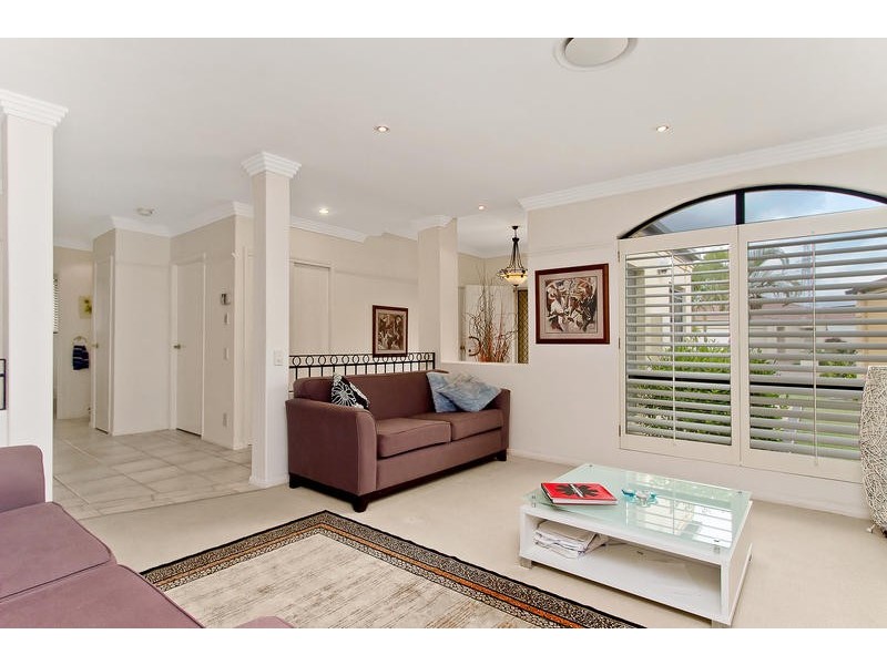 21 Cedarwood Crescent, Robina QLD 4226