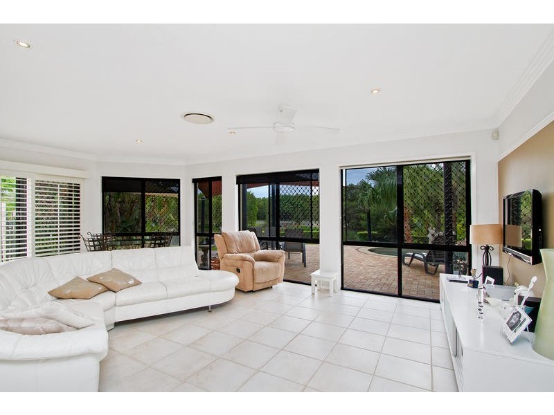 21 Cedarwood Crescent, Robina QLD 4226