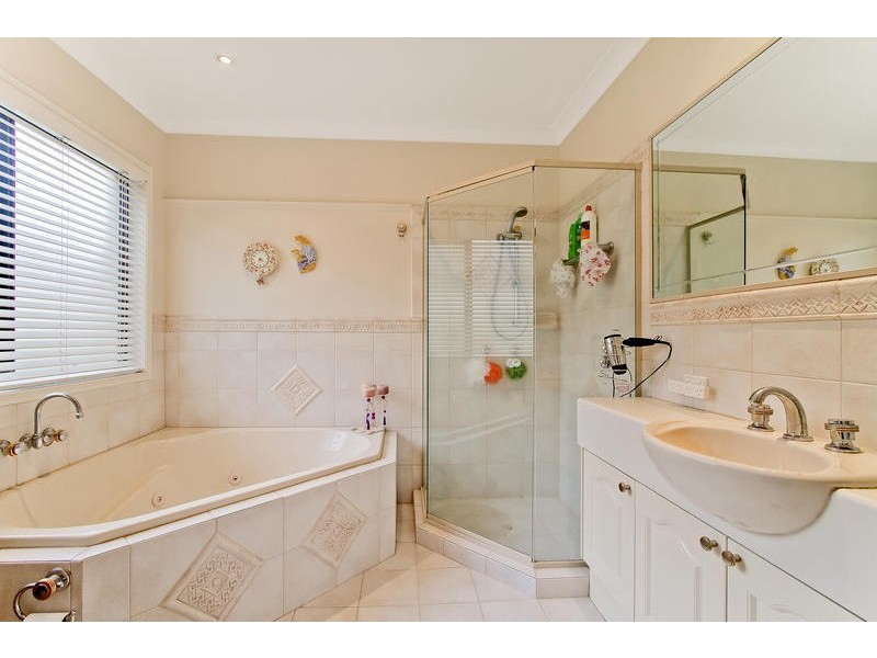 21 Cedarwood Crescent, Robina QLD 4226