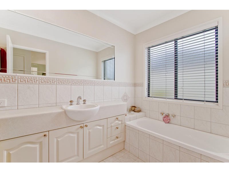 21 Cedarwood Crescent, Robina QLD 4226