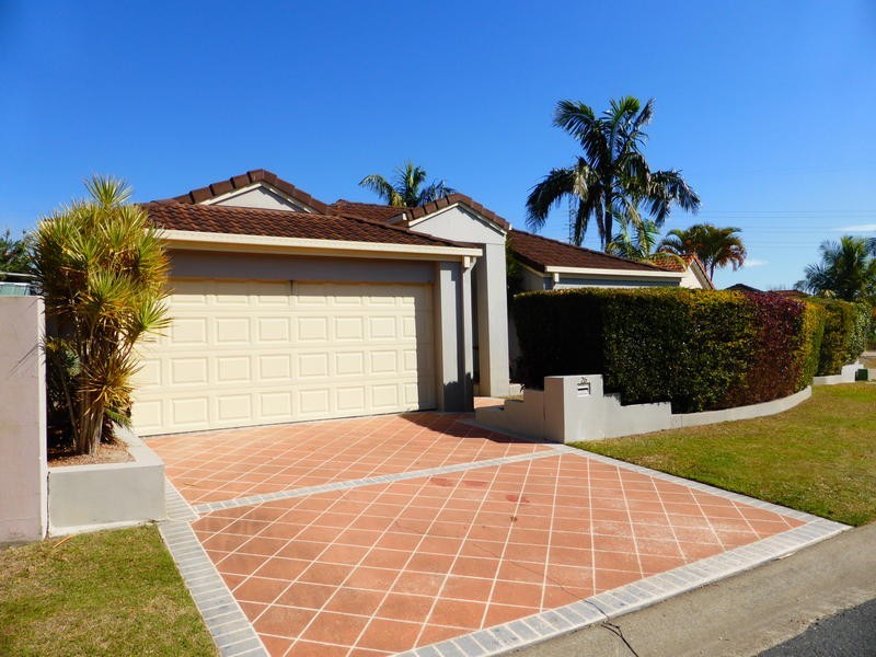 26 Cedarwood Crescent, Robina QLD 4226