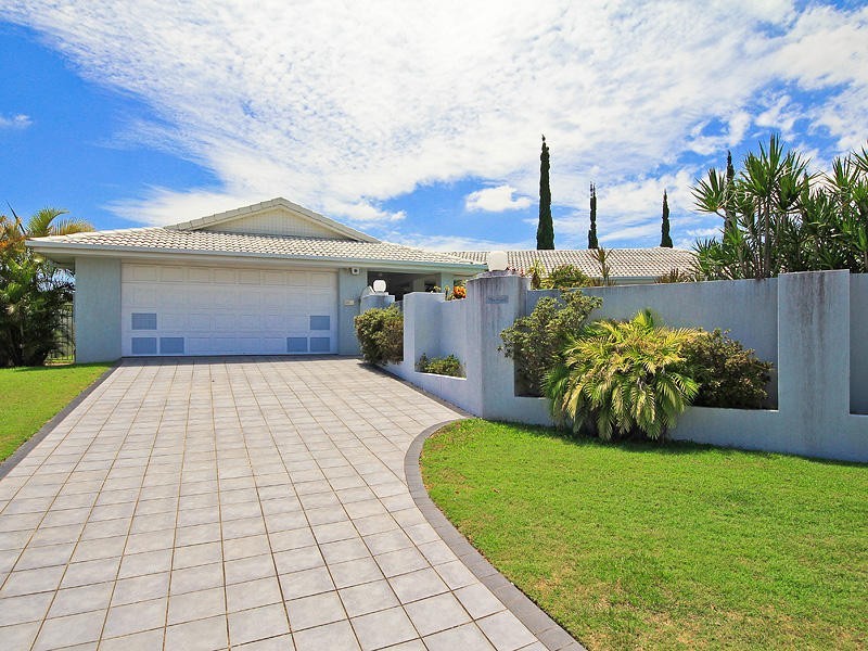 5 Cedros Place, Clear Island Waters QLD 4226