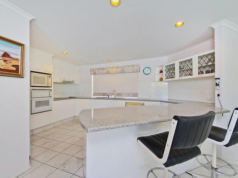 5 Cedros Place, Clear Island Waters QLD 4226