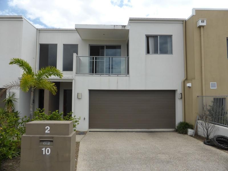 2/ 10 Cezaire Avenue, Varsity Lakes QLD 4227