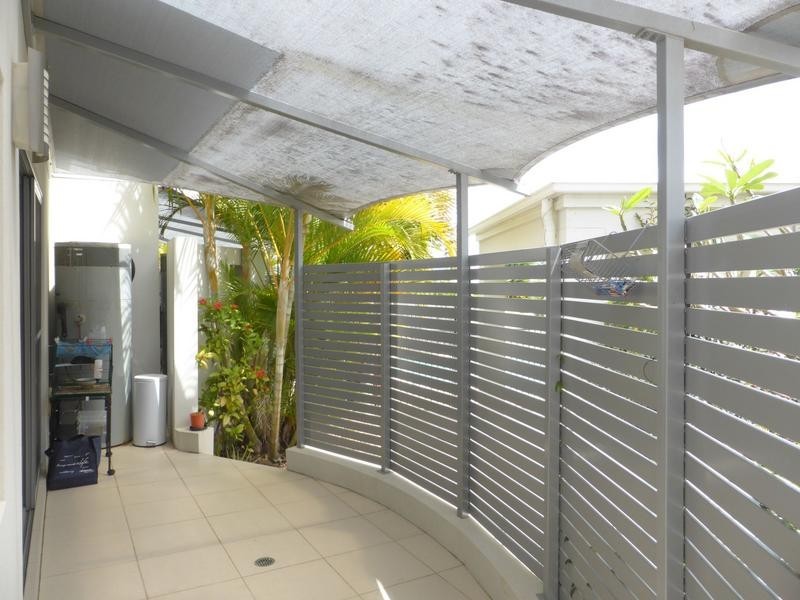 2/ 10 Cezaire Avenue, Varsity Lakes QLD 4227