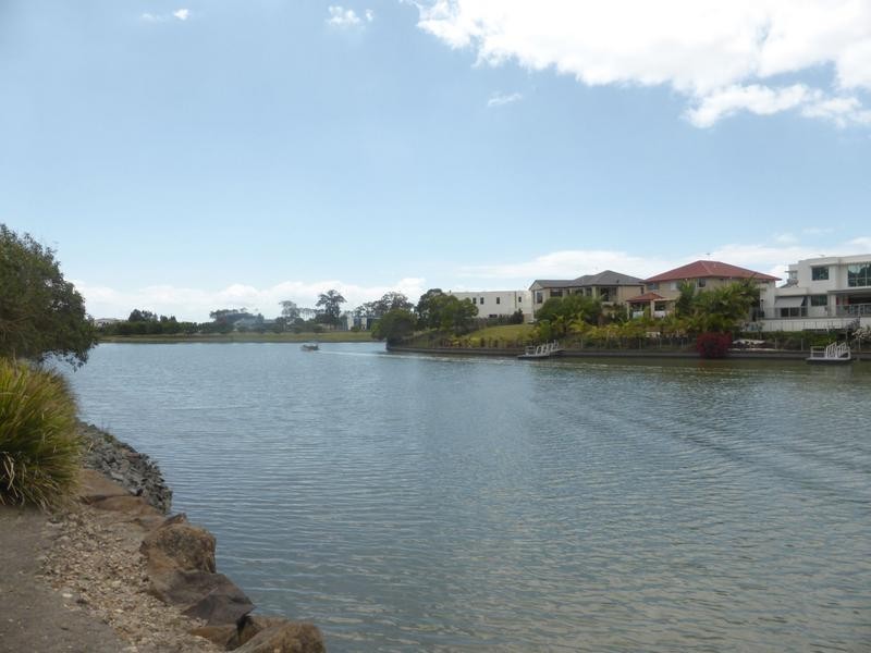 2/ 10 Cezaire Avenue, Varsity Lakes QLD 4227