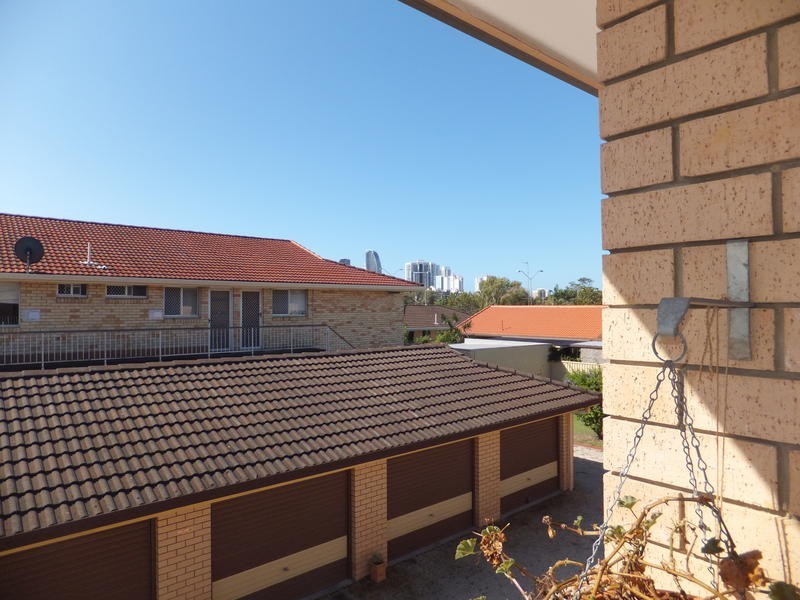 4/ 14 Christina Court, Mermaid Waters QLD 4218