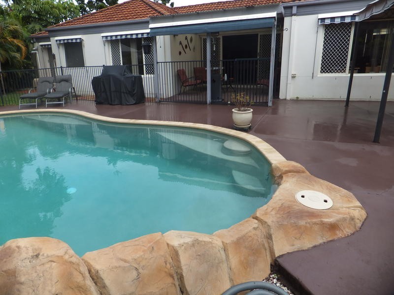 15 Coral Tree Court, Robina QLD 4226