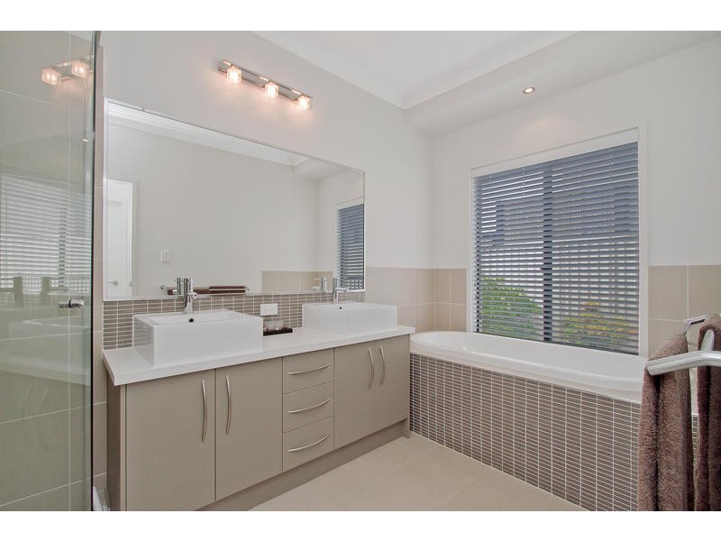 32 Cordyline Drive, Reedy Creek QLD 4227