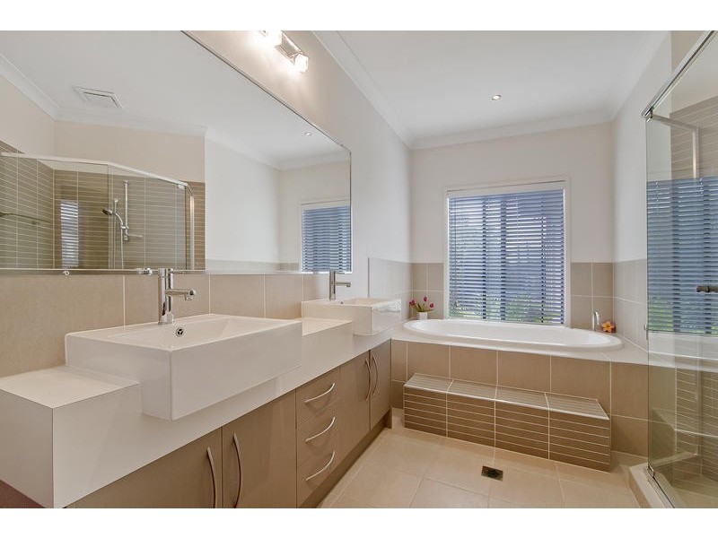 32 Cordyline Drive, Reedy Creek QLD 4227