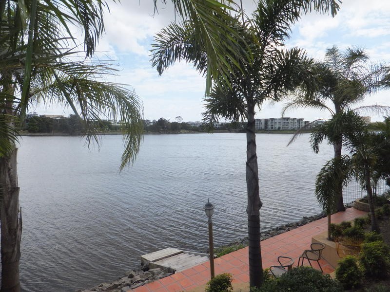 1 Cornell Court, Varsity Lakes QLD 4227