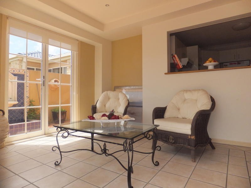 1 Cornell Court, Varsity Lakes QLD 4227