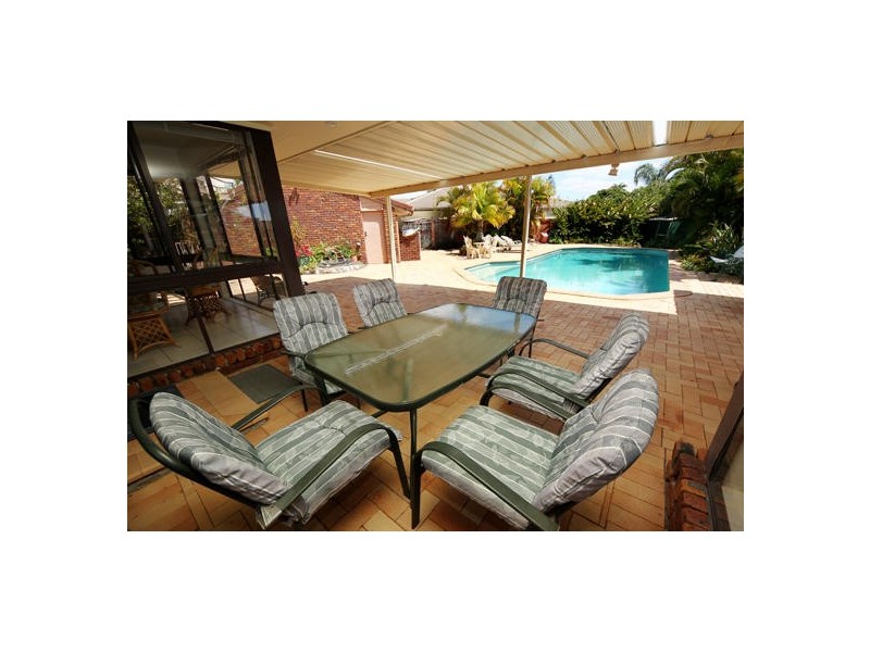 11 Craig Avenue, Carrara QLD 4211