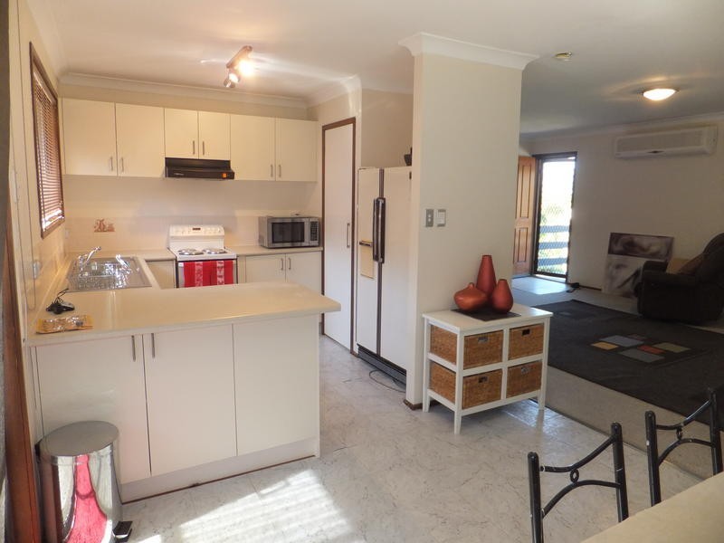 9 Currumburra Road, Ashmore QLD 4214