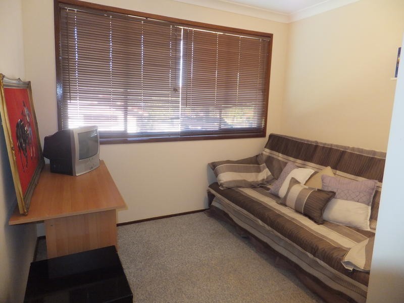 9 Currumburra Road, Ashmore QLD 4214