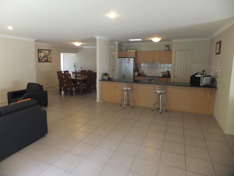 56 Dellwood Circuit, Molendinar QLD 4214