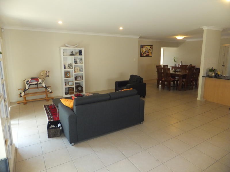 56 Dellwood Circuit, Molendinar QLD 4214