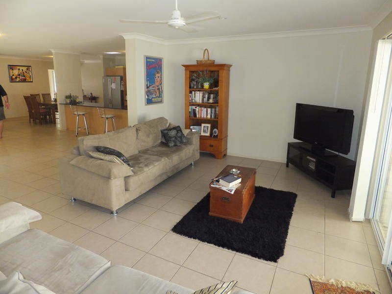 56 Dellwood Circuit, Molendinar QLD 4214